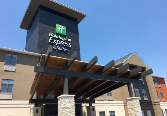 Holiday Inn Express Exterior