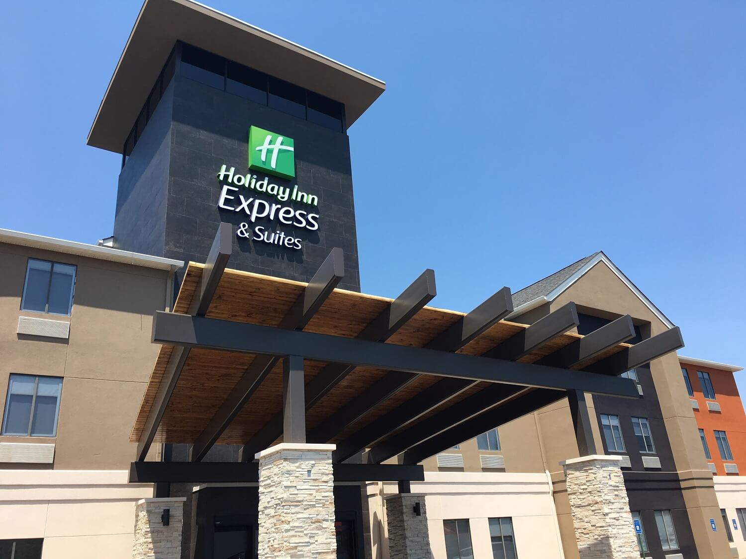 Holiday Inn Express Exterior